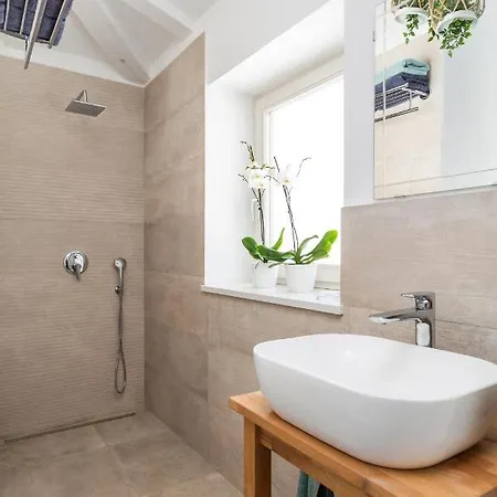 Pogled The View Apartmán